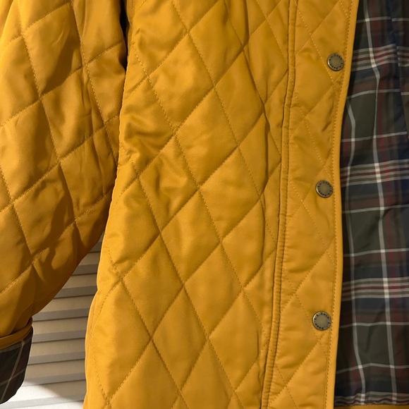 LL Bean Women's Quilted Adirondack Barn Coat, Flannel-Lined Size Medium - Picture 2 of 7